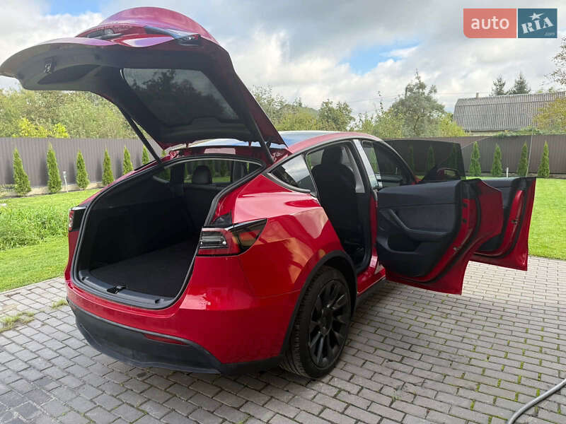 Внедорожник / Кроссовер Tesla Model Y 2023 в Львове