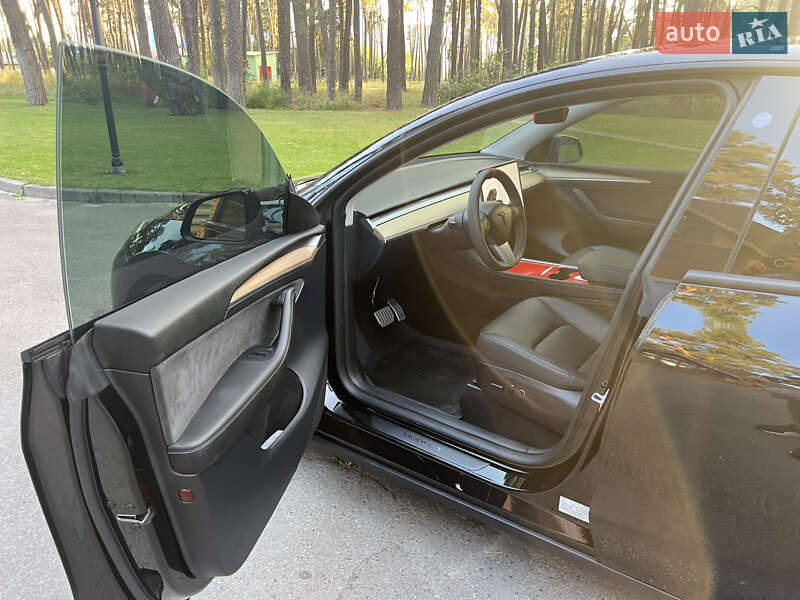 Позашляховик / Кросовер Tesla Model Y 2023 в Києві