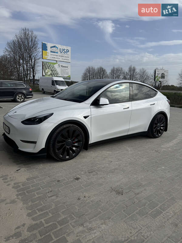 Внедорожник / Кроссовер Tesla Model Y 2023 в Львове