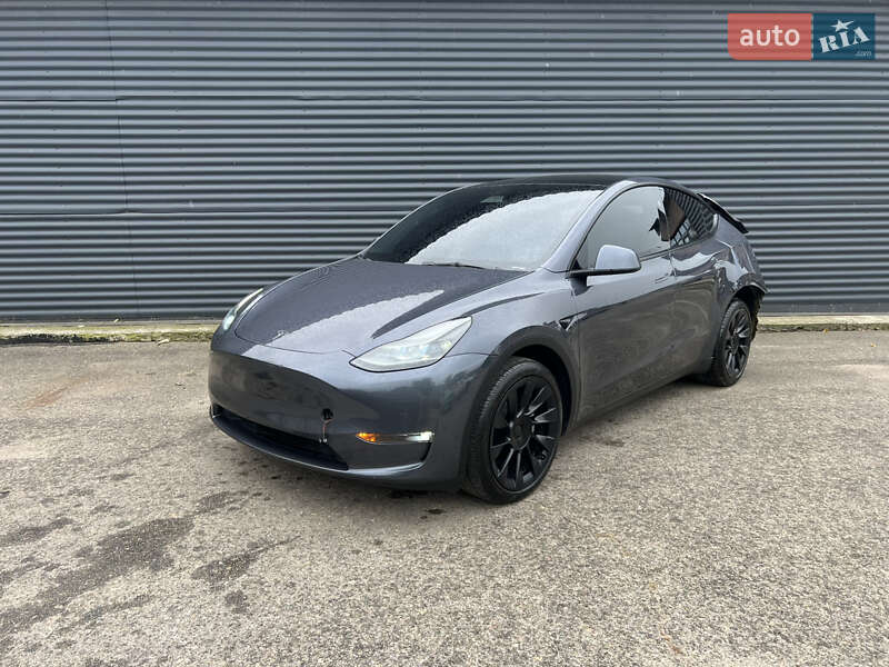 Позашляховик / Кросовер Tesla Model Y 2023 в 