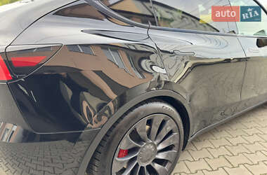 Позашляховик / Кросовер Tesla Model Y 2022 в 