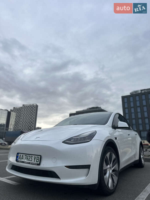 Позашляховик / Кросовер Tesla Model Y 2021 в Києві