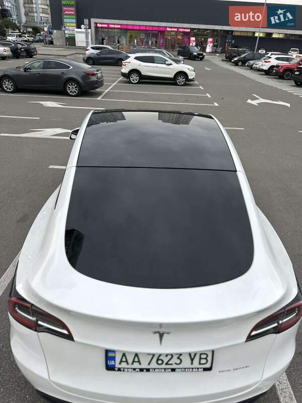 Позашляховик / Кросовер Tesla Model Y 2021 в Києві