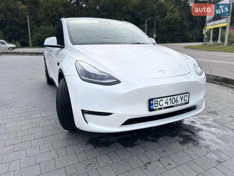 Tesla Model Y 2023