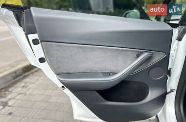 Позашляховик / Кросовер Tesla Model Y 2023 в 