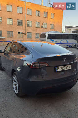 Позашляховик / Кросовер Tesla Model Y 2023 в 