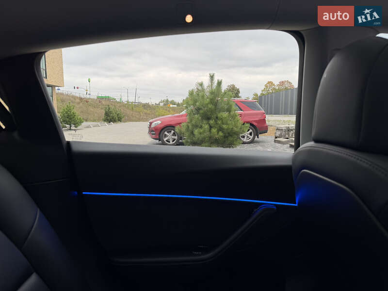 Внедорожник / Кроссовер Tesla Model Y 2021 в Хмельницком