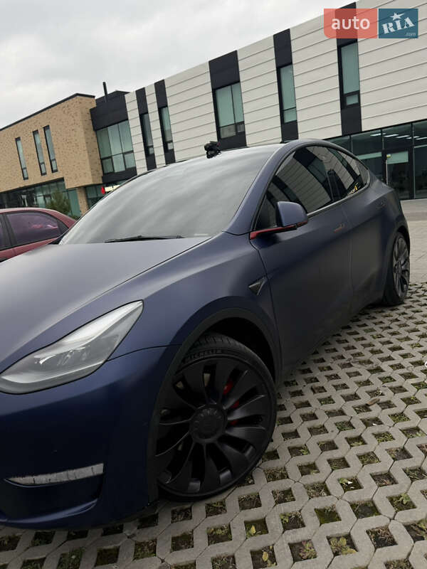 Внедорожник / Кроссовер Tesla Model Y 2021 в Хмельницком