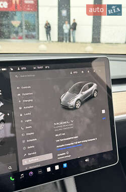 Позашляховик / Кросовер Tesla Model Y 2023 в 