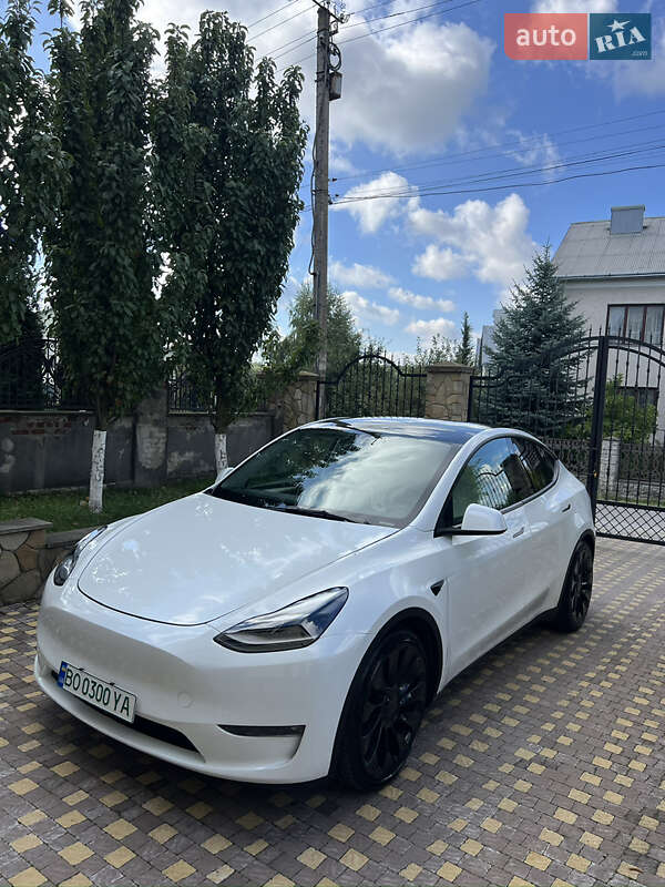 Tesla Model Y 2023