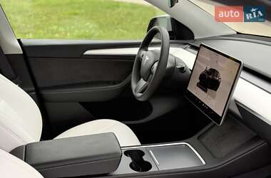 Позашляховик / Кросовер Tesla Model Y 2023 в 