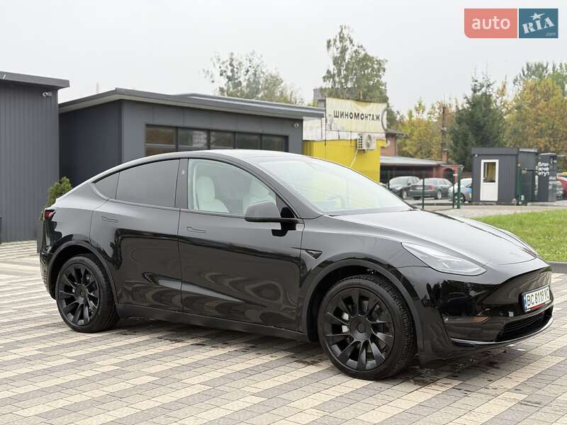 Внедорожник / Кроссовер Tesla Model Y 2023 в Львове
