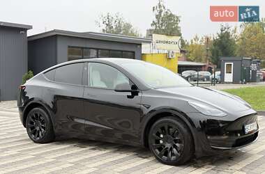 Позашляховик / Кросовер Tesla Model Y 2023 в 