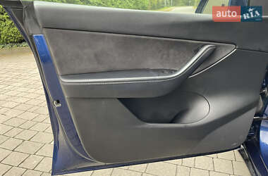 Позашляховик / Кросовер Tesla Model Y 2021 в 