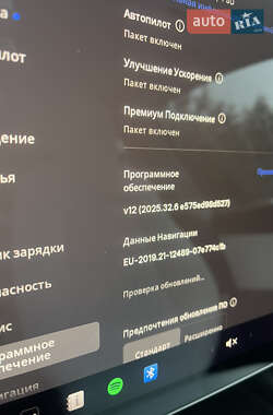 Внедорожник / Кроссовер Tesla Model Y 2021 в 