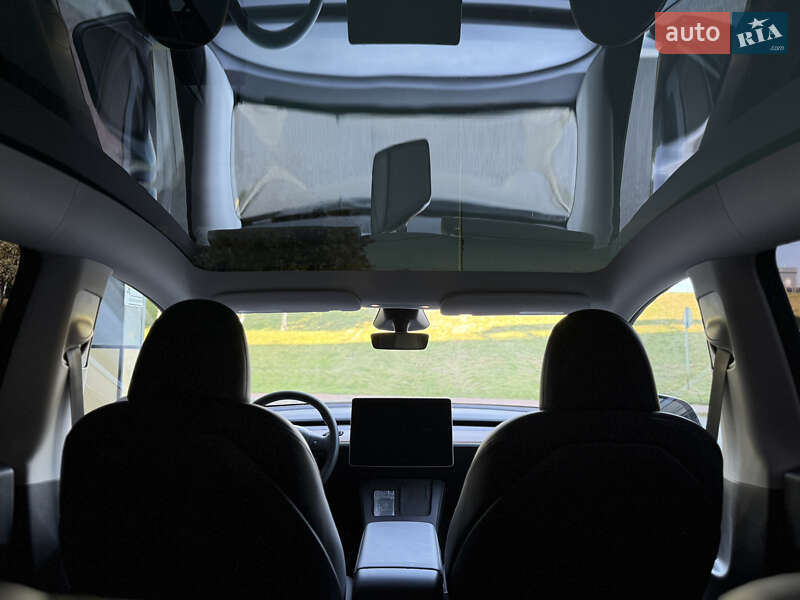 Внедорожник / Кроссовер Tesla Model Y 2024 в Киеве