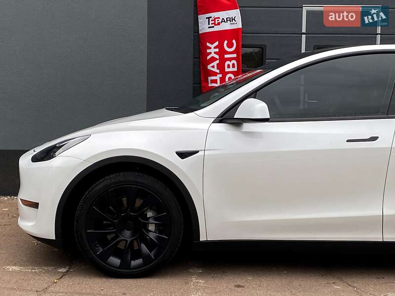 Внедорожник / Кроссовер Tesla Model Y 2023 в Киеве