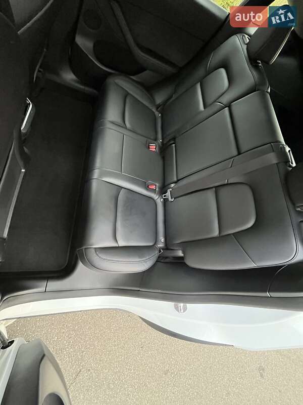 Внедорожник / Кроссовер Tesla Model Y 2021 в Макарове фото 11 Внедорожник / Кроссовер Tesla Model Y 2021 в Макарове