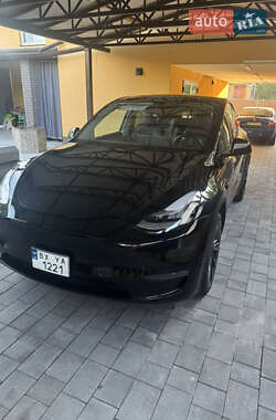 Позашляховик / Кросовер Tesla Model Y 2022 в 