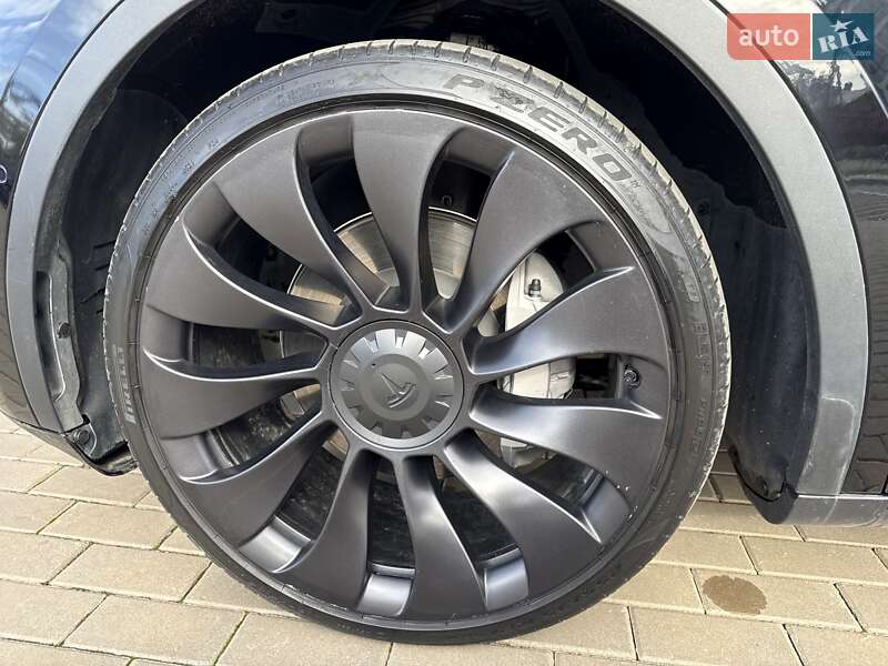 Внедорожник / Кроссовер Tesla Model Y 2022 в Луцке