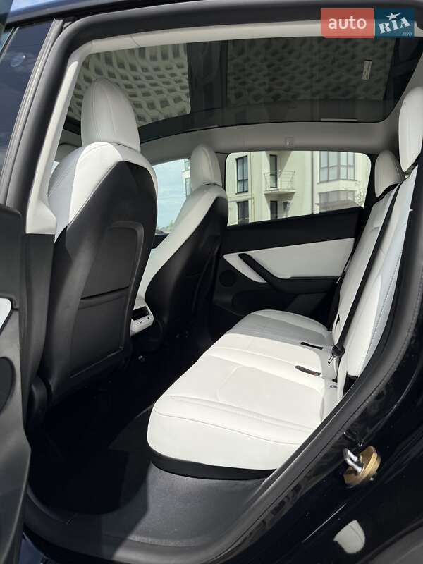 Внедорожник / Кроссовер Tesla Model Y 2022 в Луцке