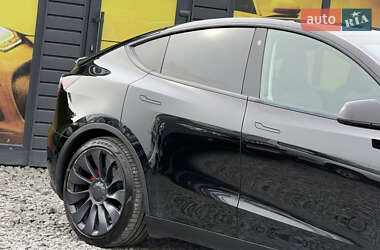 Позашляховик / Кросовер Tesla Model Y 2021 в 