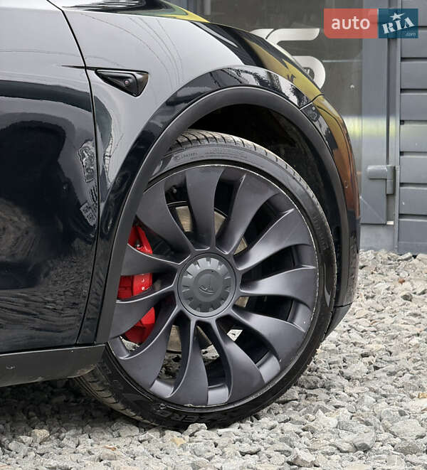 Позашляховик / Кросовер Tesla Model Y 2021 в Стрию