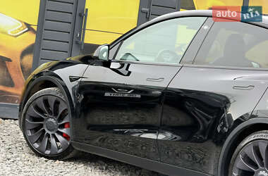 Позашляховик / Кросовер Tesla Model Y 2021 в 