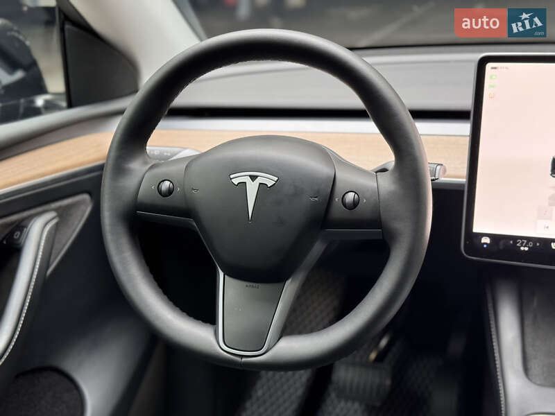 Внедорожник / Кроссовер Tesla Model Y 2023 в Киеве