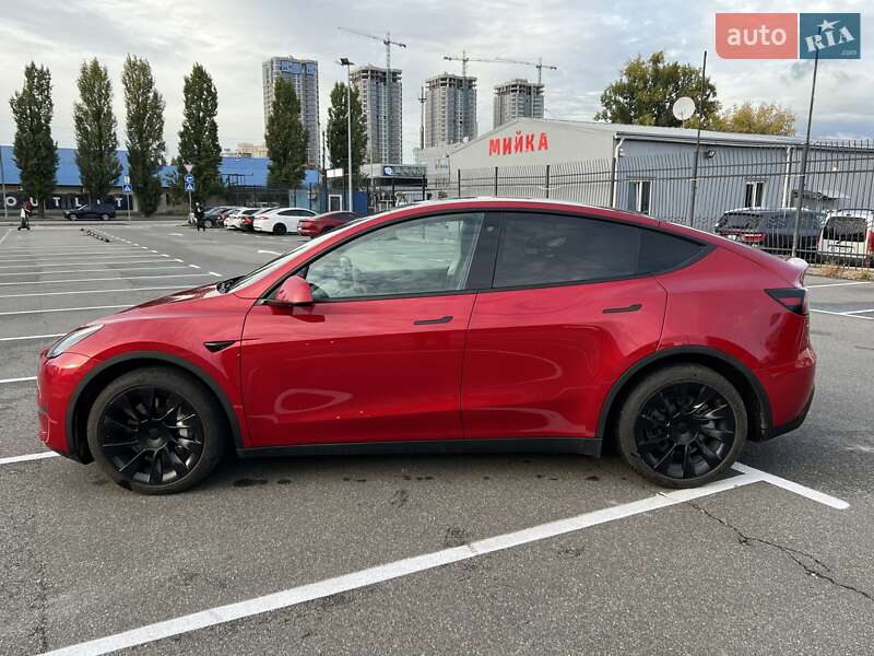 Внедорожник / Кроссовер Tesla Model Y 2020 в Киеве