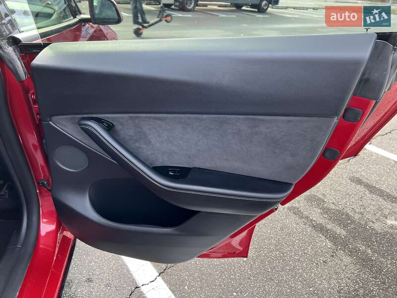 Внедорожник / Кроссовер Tesla Model Y 2020 в Киеве
