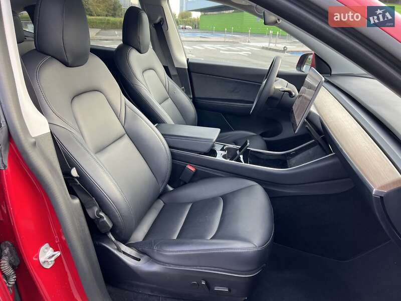 Внедорожник / Кроссовер Tesla Model Y 2020 в Киеве