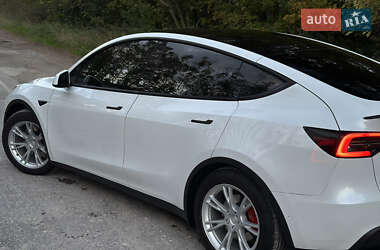 Позашляховик / Кросовер Tesla Model Y 2021 в 