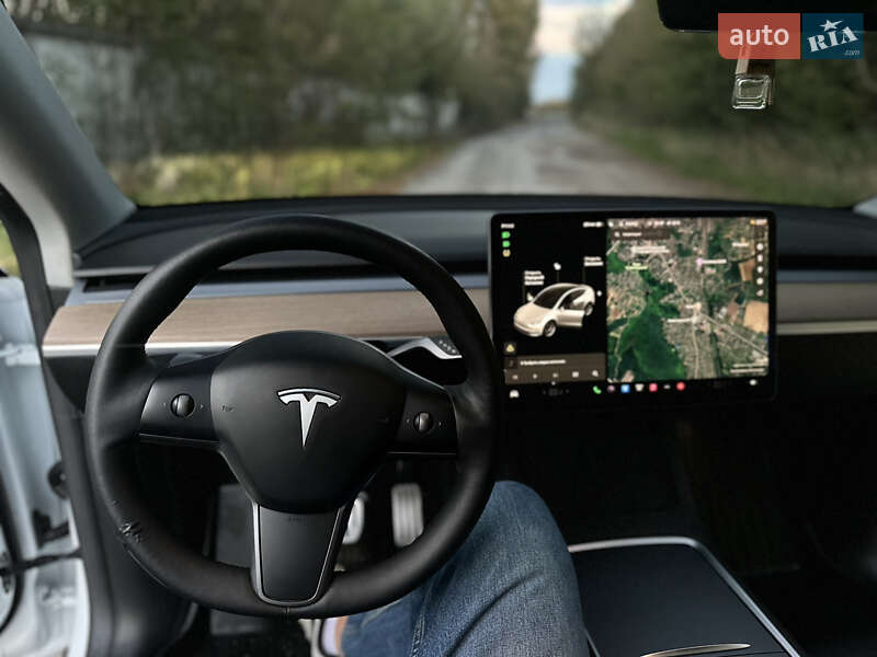 Позашляховик / Кросовер Tesla Model Y 2021 в Володимирі