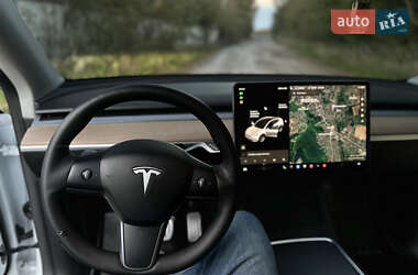 Позашляховик / Кросовер Tesla Model Y 2021 в 