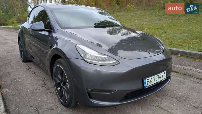Внедорожник / Кроссовер Tesla Model Y 2021 в Ровно