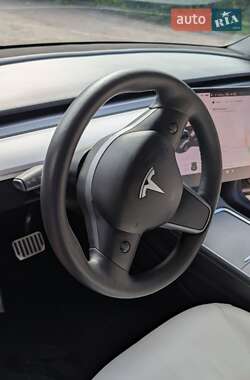 Позашляховик / Кросовер Tesla Model Y 2021 в 