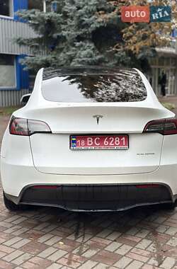 Внедорожник / Кроссовер Tesla Model Y 2023 в 