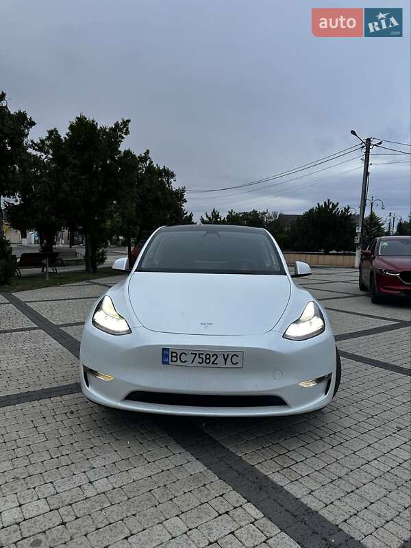 Позашляховик / Кросовер Tesla Model Y 2022 в 