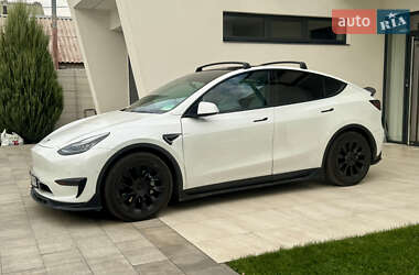 Внедорожник / Кроссовер Tesla Model Y 2021 в 