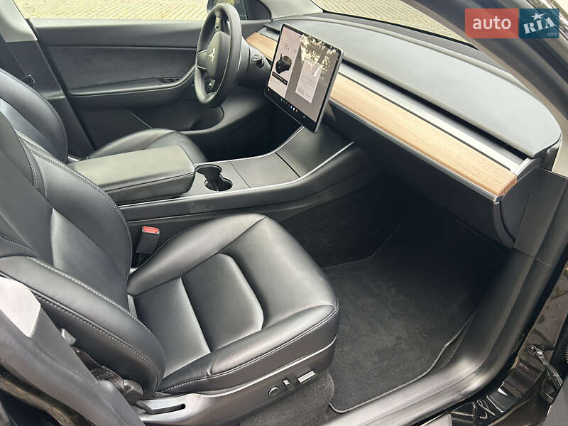Внедорожник / Кроссовер Tesla Model Y 2020 в Львове
