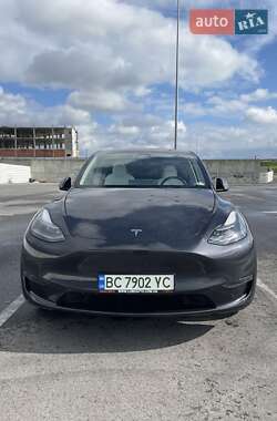 Позашляховик / Кросовер Tesla Model Y 2024 в 