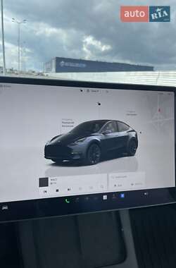 Позашляховик / Кросовер Tesla Model Y 2024 в 