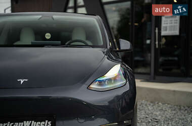 Внедорожник / Кроссовер Tesla Model Y 2021 в 