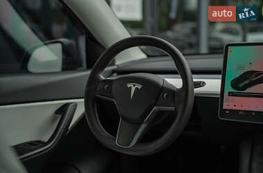 Внедорожник / Кроссовер Tesla Model Y 2021 в 