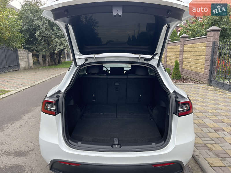 Внедорожник / Кроссовер Tesla Model Y 2023 в Луцке