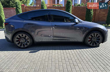 Внедорожник / Кроссовер Tesla Model Y 2021 в 