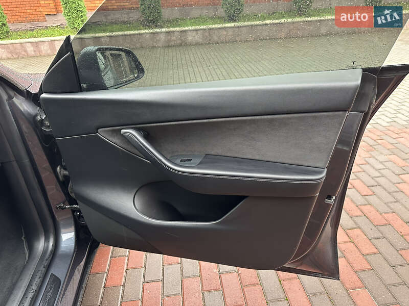 Позашляховик / Кросовер Tesla Model Y 2021 в Хмельницькому
