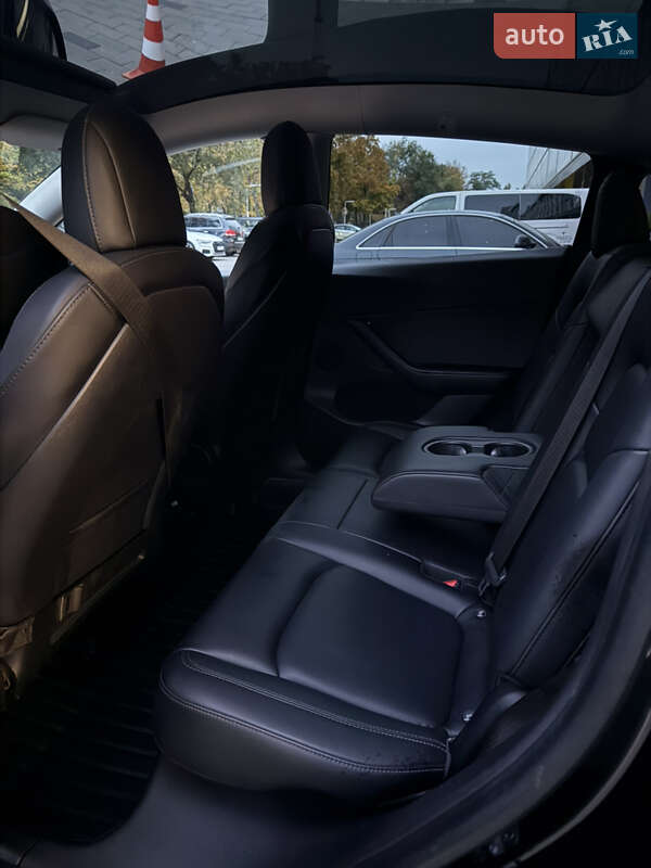 Внедорожник / Кроссовер Tesla Model Y 2021 в Днепре