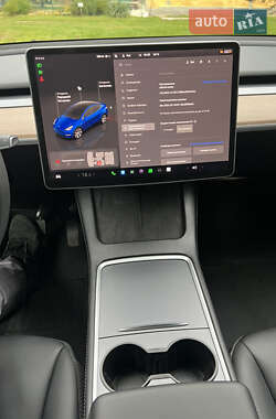 Позашляховик / Кросовер Tesla Model Y 2023 в 